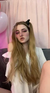 elinanortas your Barbie doll in white shirt Pic 4