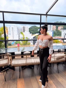 AlyssaDean Casual outing🤍✨ Pic 6