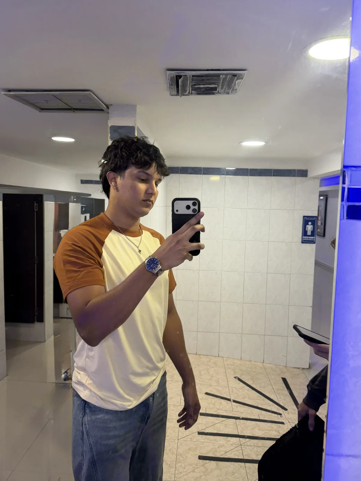 Leo_Savage_ Gambar Trending 8848