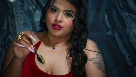 Karina_Andrade the girl in red Immagine  5