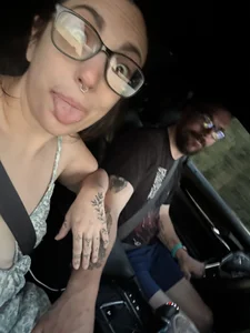 emo_milf Public slika 3