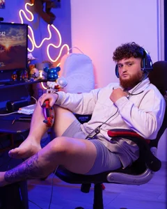 Ragnar_Larssen Control in My Hands 🕹️😈 Poză 3