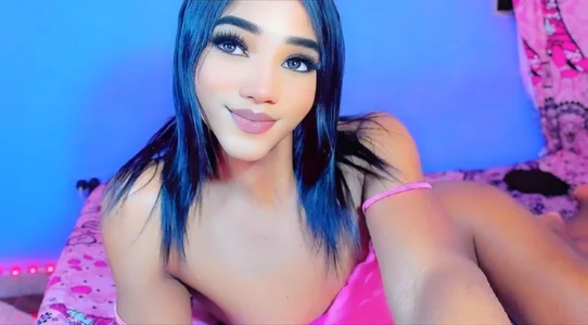 Imvalentina_21 emmy fills you with kisses Pic 2