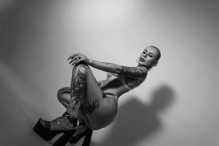 GinebraaFox_ Black Pic 2