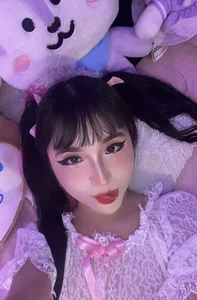 sussanx Black hair? Pic