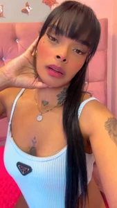 EmmaEbony_ Shall we play for a little while… or are you going to resist?💗💙 Kuva 3