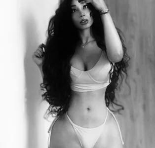 Cingirlhot Public - {count, plural, one {תמונה אחת} two {שתי תמונות} many {# תמונות} other {# תמונות}}
