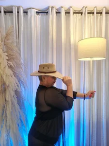 Lucy_Milf_68 Public Pic 6