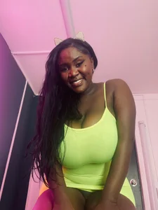 blaisysmith GREEN CAT Immagine  2