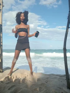 Candy_Angels: Shots on Beach ( 8 фото)