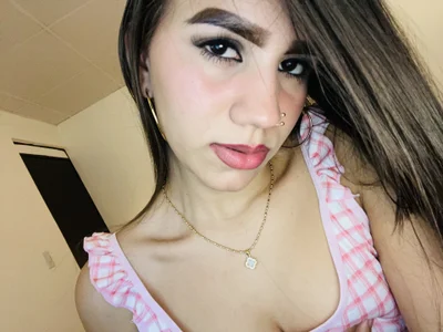 Sophia_rincon: Tell him I'm your favorite girl, daddy😍😚 ( 6 фото)