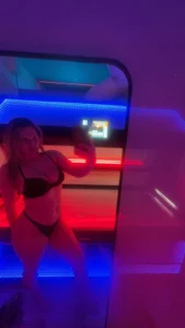 Skylablonde Public Pic 3