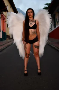 MedussaThomson I am your angel Pic 6