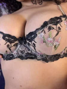 Lilithadams1のPublicの 2枚の写真