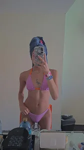 hi, its me 💜🧜🏻‍♀️ de Dopamineshots  Imagens