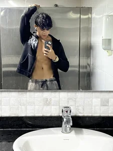 noahprada's photo