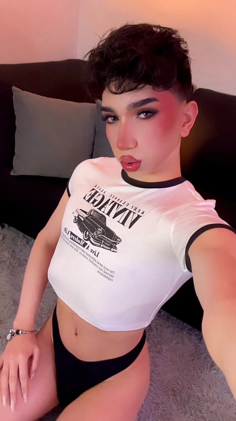 Трендове зображення  7481 Jamess_Brown