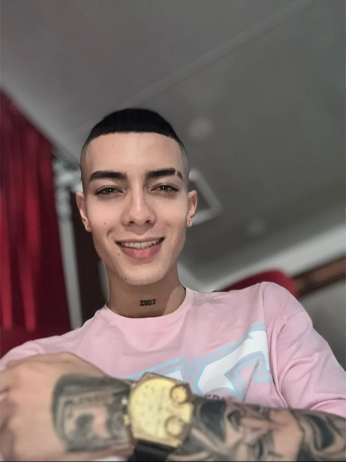 Foto  2082 de Dereck_Boy_ – em alta