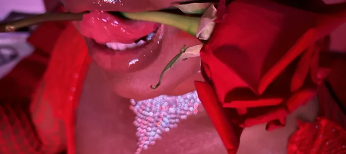 Alexa_paytom1: You want to be my Valentine's❤️‍🔥 ( 5 фото)