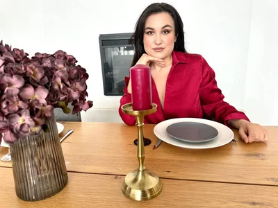 red lady od LilyFoxyy  2 snímek