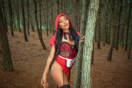 EbonySkin Come look for this little red hood Εικόνα 2