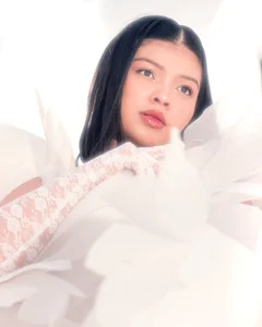 Abby is an angel ഒ· ⊹ ࣪ de Abby_Coper1  2 Imagens