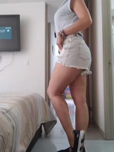 BridgetRodriguez I love my sexy legs Pic