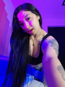 “Today I feel like being your temptation. 🔥” od JuliethCruz_  2 snímek