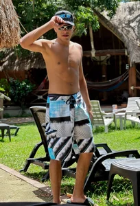 Public de Millan_DarkWood  4 photos