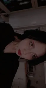 _L_o_r_r_y_ Public Pic 2