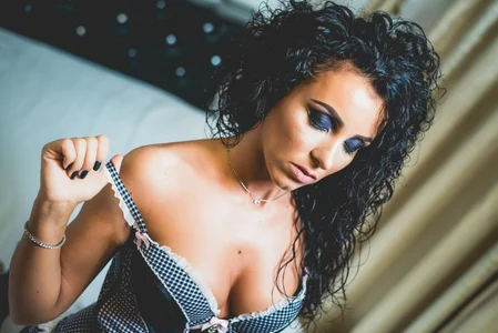 KathyWest Public Billede