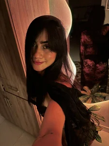 lizzy_kane Your girl in a robe 🖤 รูป  7