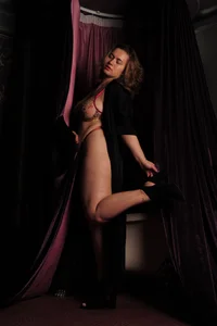 Margot_Oceaninnocent eyes , innocent lips , innocent body - how will you pleased me ?图片