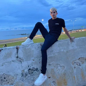 Cherry_zayden_ Public Εικόνα 9