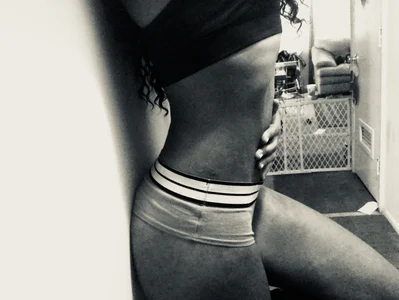 U think I’m sexy?? od Sexy_ebony_BunNey  2 snímek