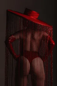 TinaBrook Lady in red Foto 4