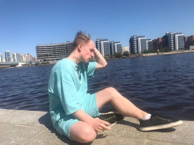 AlexxSweet photo while walking Hình 2