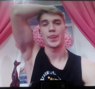 ภาพนู้ด XXX ของ AustinButler 4 รูป