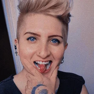 Marieblueeyes Public slika 5