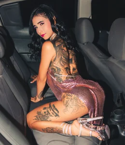 NikkiKros: Public ( фото)