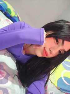 Samantha_sin19 Public Pic 4