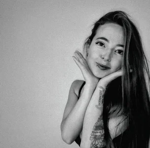 elisa_collins little devil girl  3টি ছবি