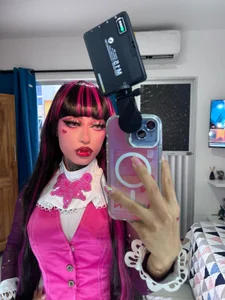 Elodieth_007 Draculaura mode🧛‍♀️🖤 Pic 3