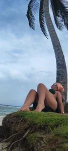 Lia_Hurley Salt water, washed soul Pic