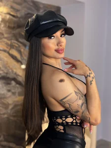 MaryLewis_ Portrait of Sophistication Pic 3