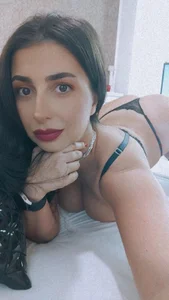 OliveWilson behind the curtain Foto 5