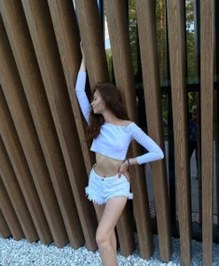 Public od KeeleyBuoy  4 snímek