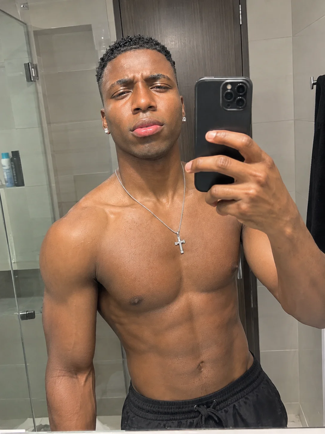 صور LionBlackk الرائجة  4609