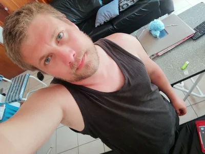 Devandre-64s XXX nøgenfoto 4