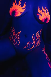 EveLibston neon burn صورة واحدة|EveLibston neon burn صورتان|EveLibston neon burn  7 صور|EveLibston neon burn  7 صورة